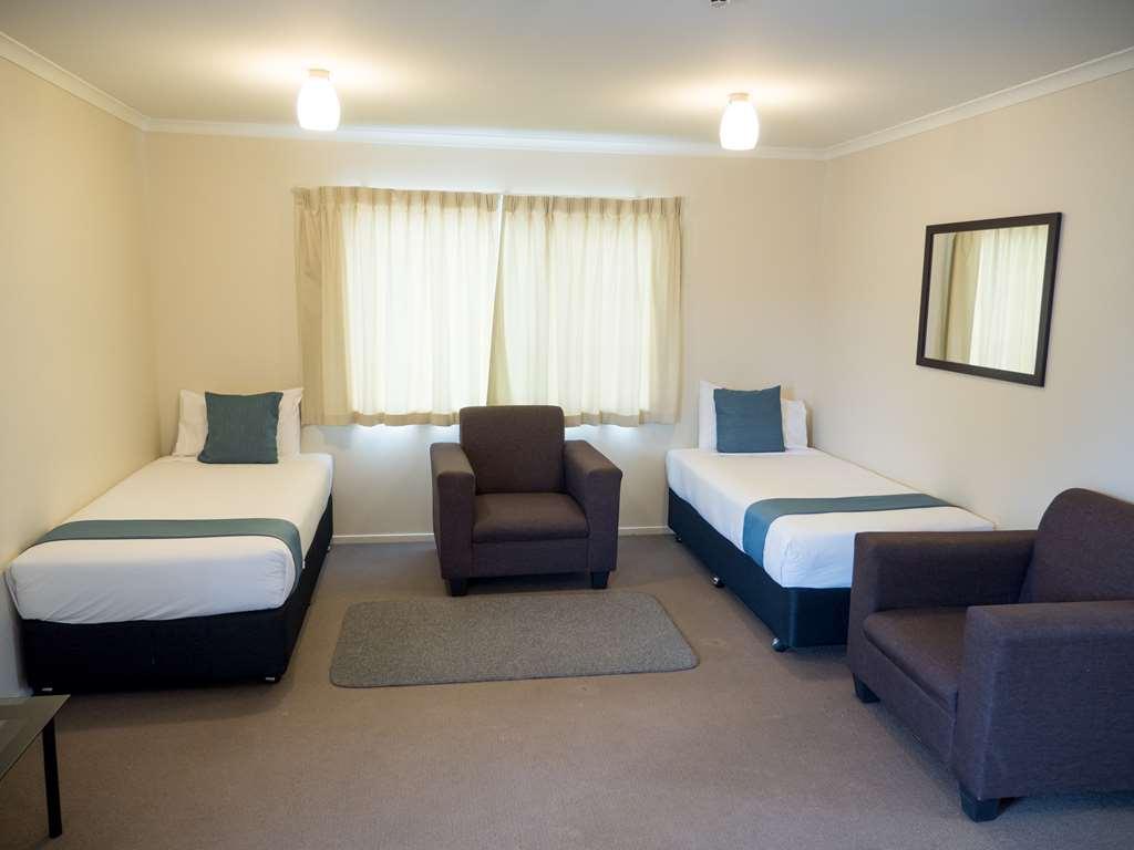 Bks Pioneer 4* Auckland