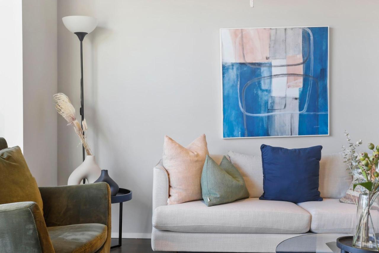 Lovely And Warm One Bedroom In The Cbd *