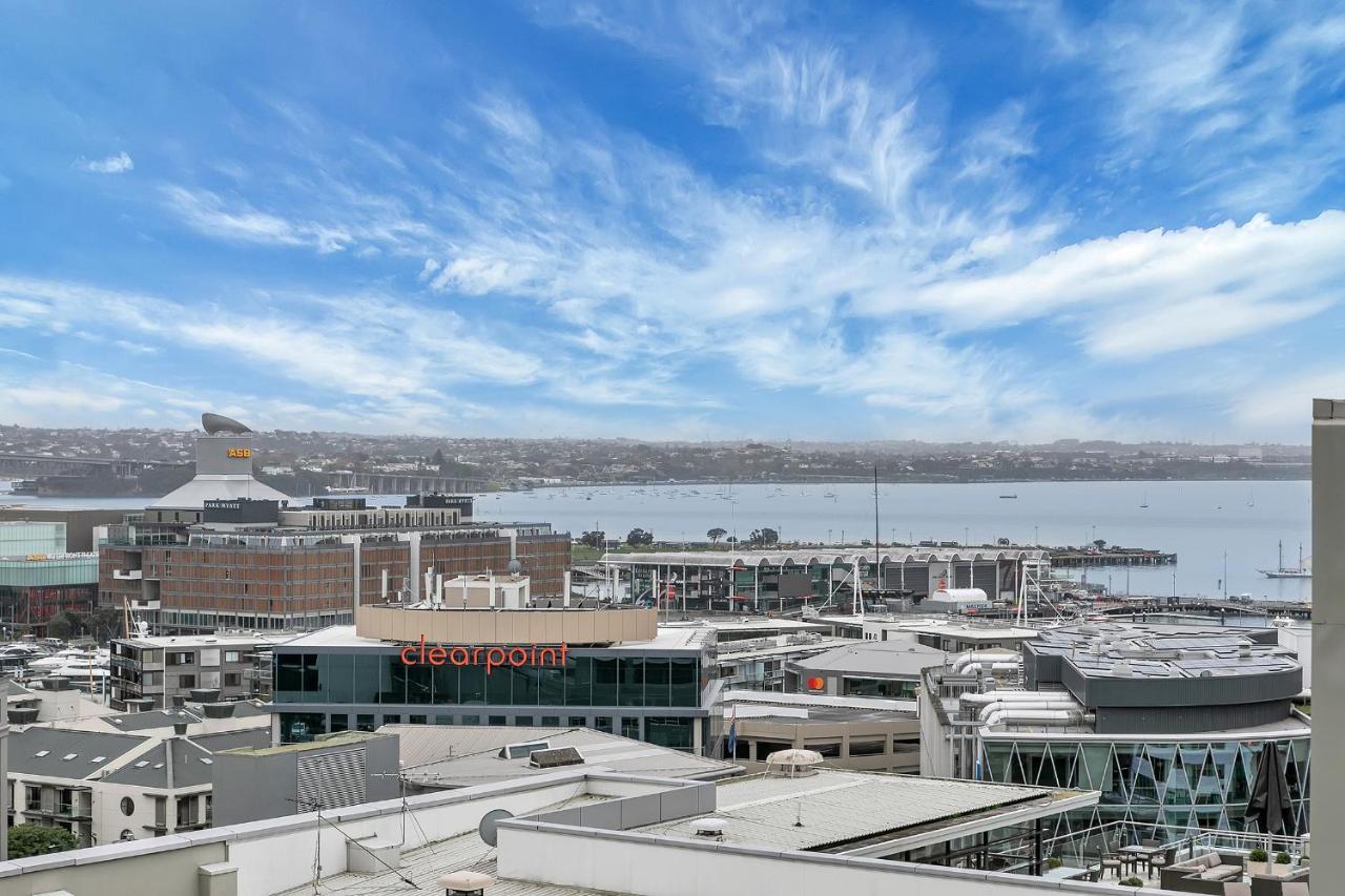Corporates Delight + Roof Pool! *