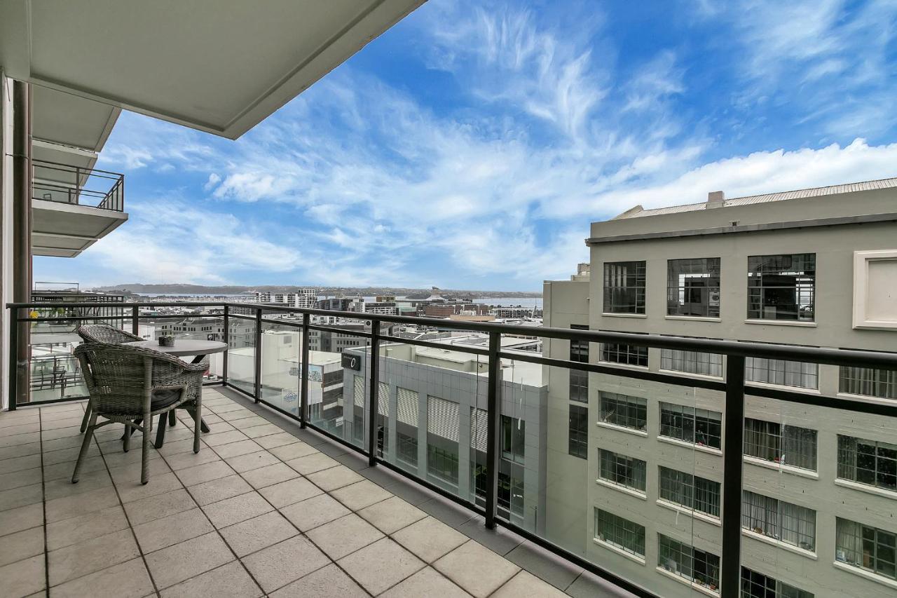Corporates Delight + Roof Pool!
