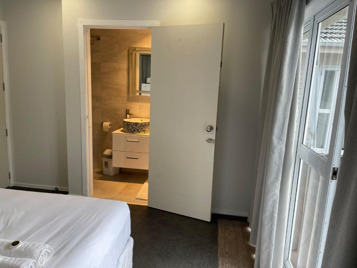 Dash Motel, Papakura Motel *