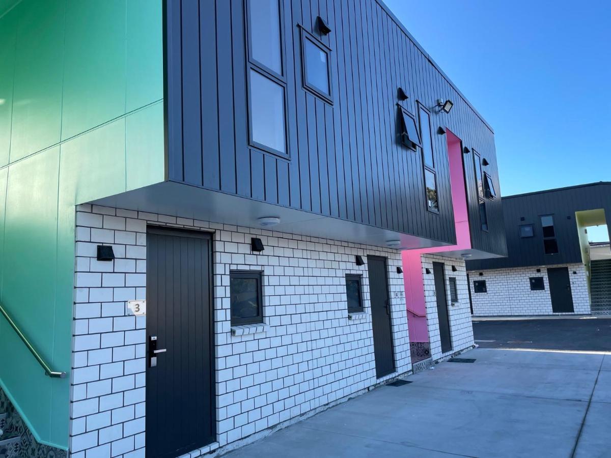 Motel Krishna - Newly Built In Papakura *