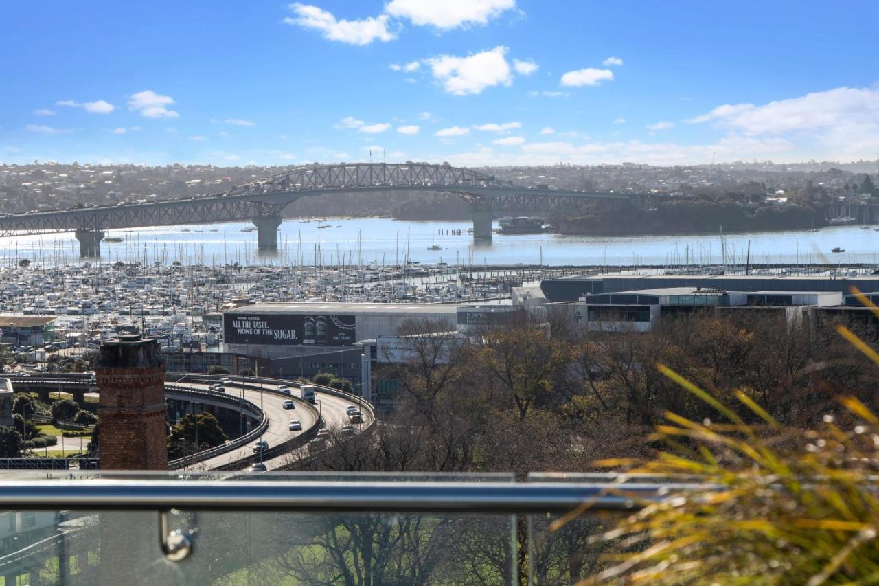 Lovely And Warm One Bedroom In The Cbd Apartment