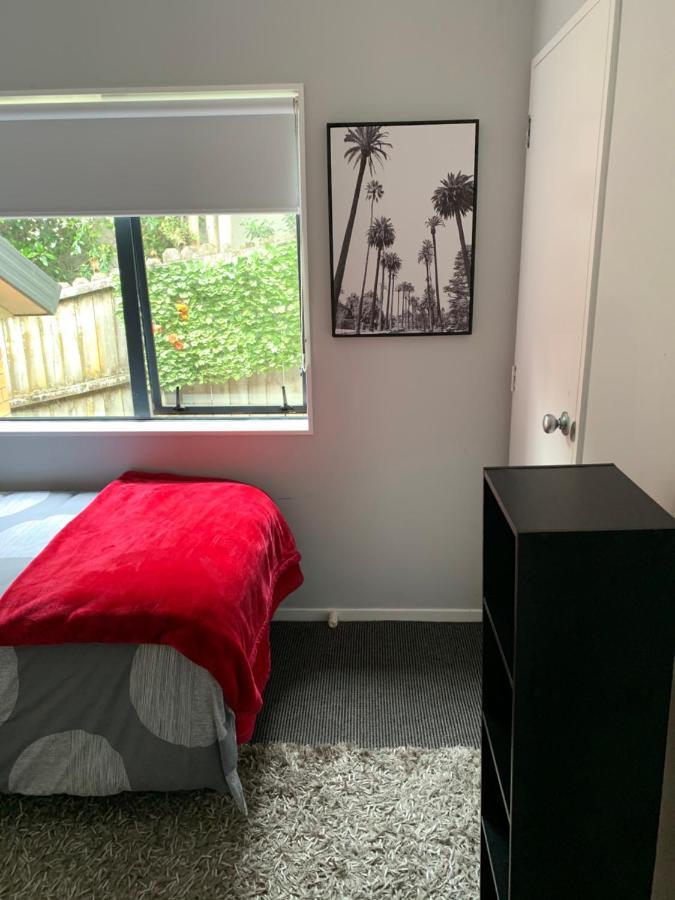 Double With Shared Bathroom Auckland