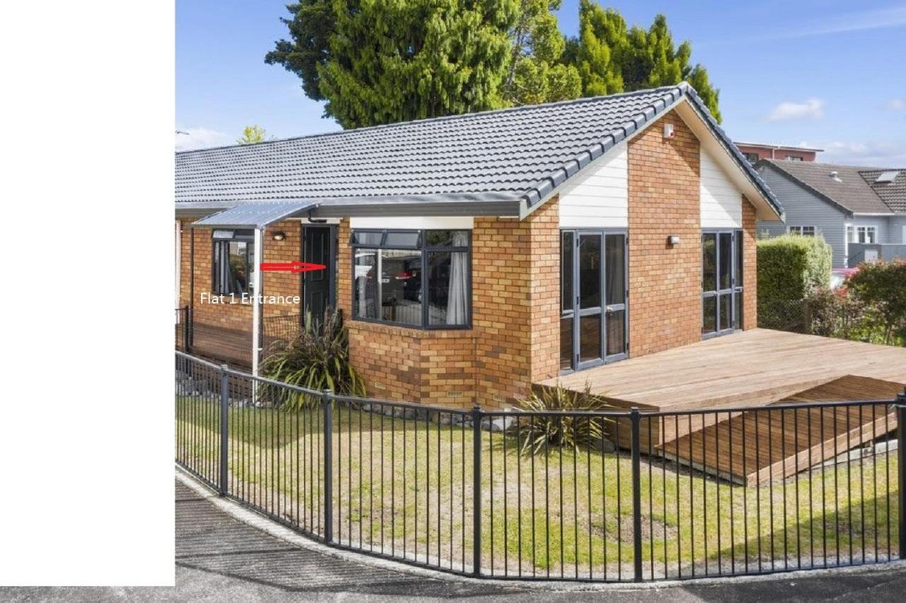 Villa Red Brick House Auckland