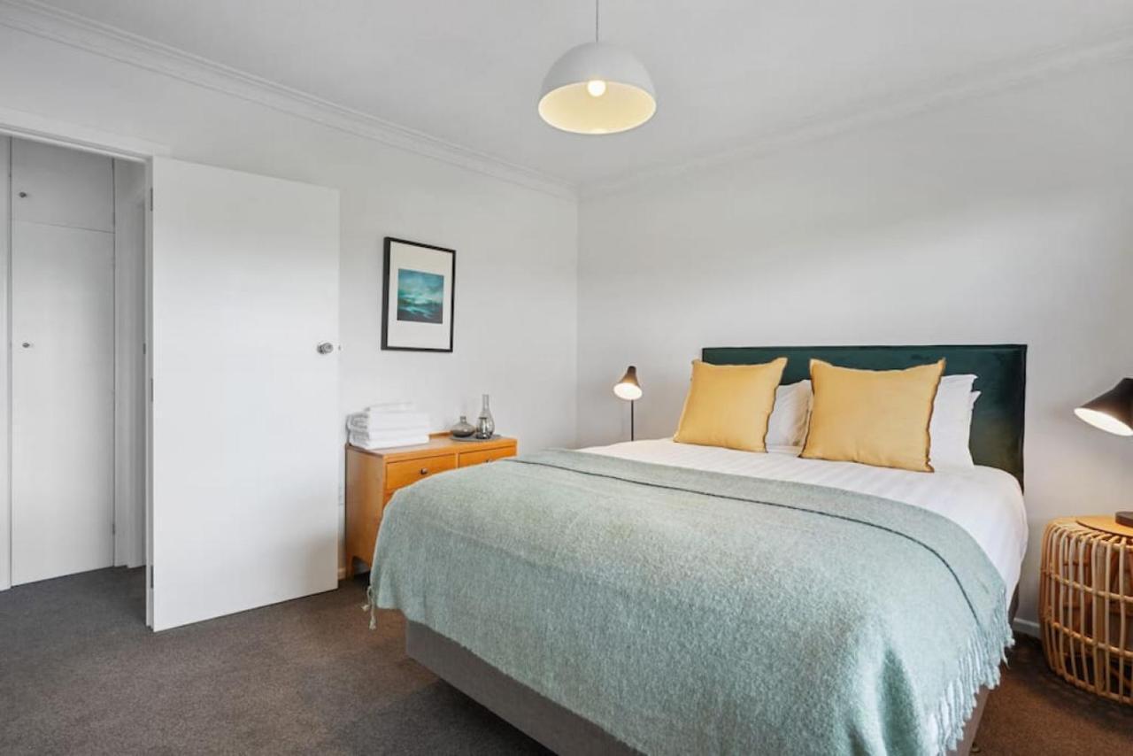 Renovated Takapuna 2br L Parking L Skytower Apartment *