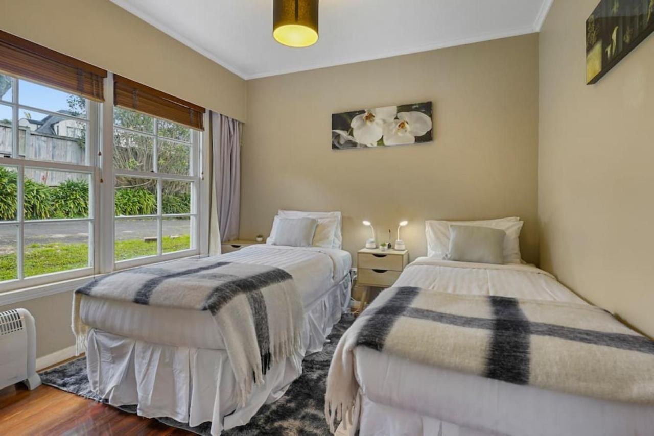 Kohi Family With Netflix L Gardens View Auckland