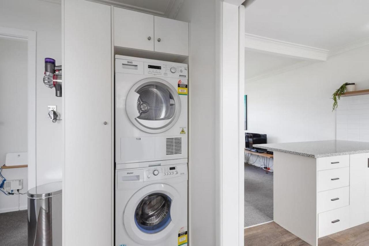 Renovated Takapuna 2br L Parking L Skytower Apartment