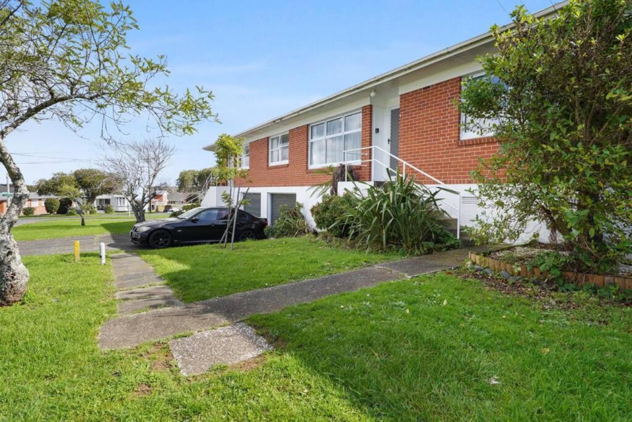 Renovated Takapuna 2br L Parking L Skytower Auckland