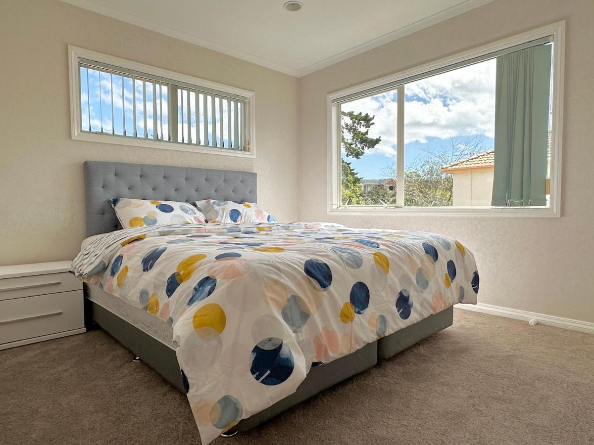 Cheerful 4 Bedrooms With Stunning Sunshine Holiday home *