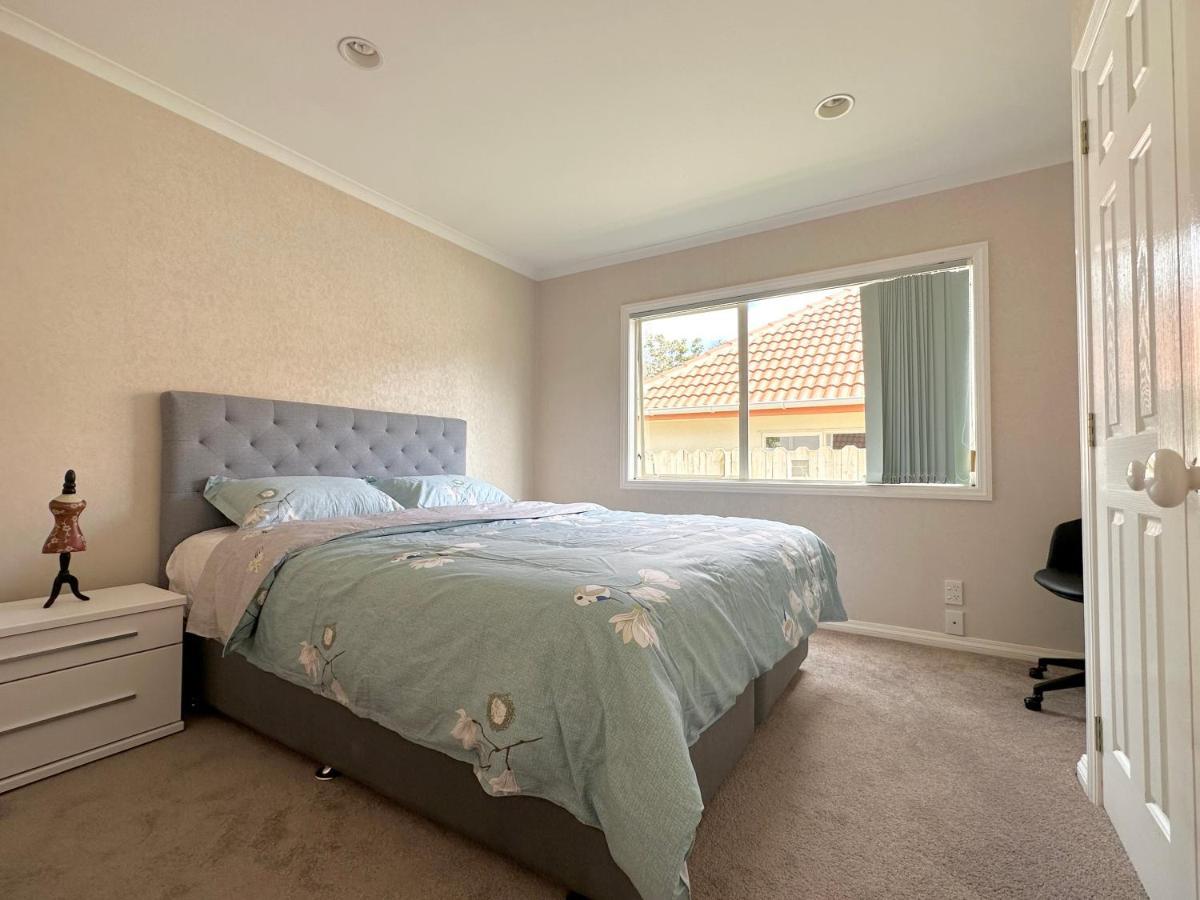 Cheerful 4 Bedrooms With Stunning Sunshine Holiday home *