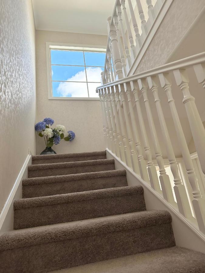 Holiday home Cheerful 4 Bedrooms With Stunning Sunshine Auckland