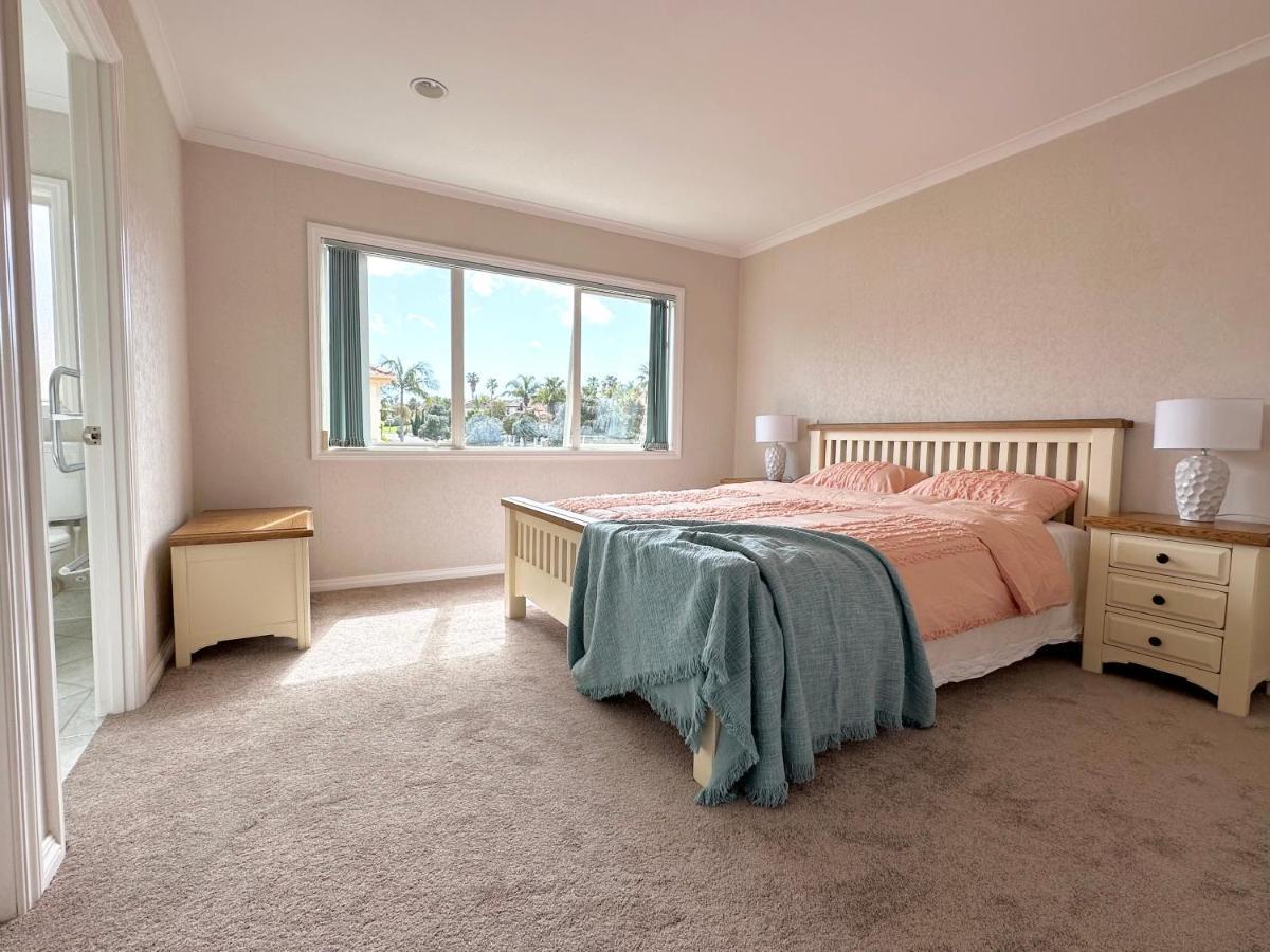 Cheerful 4 Bedrooms With Stunning Sunshine * Auckland