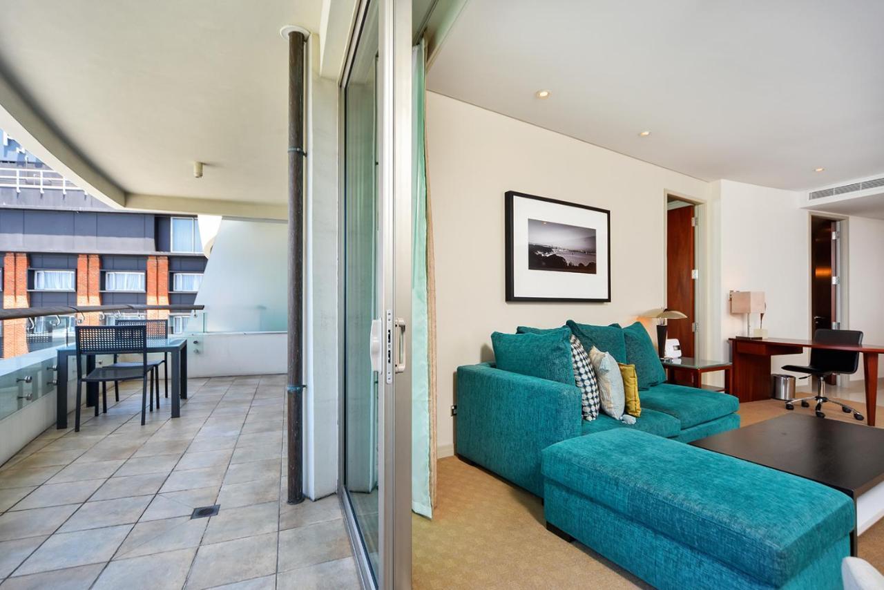 Qv Modern In Cbd W Carpark-868 * Auckland