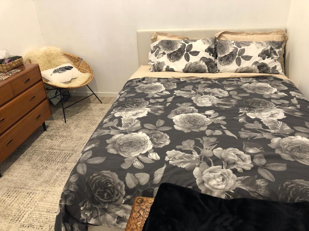 Cool Apartment, To Everything, Share With 2x Bulldogs Homestay