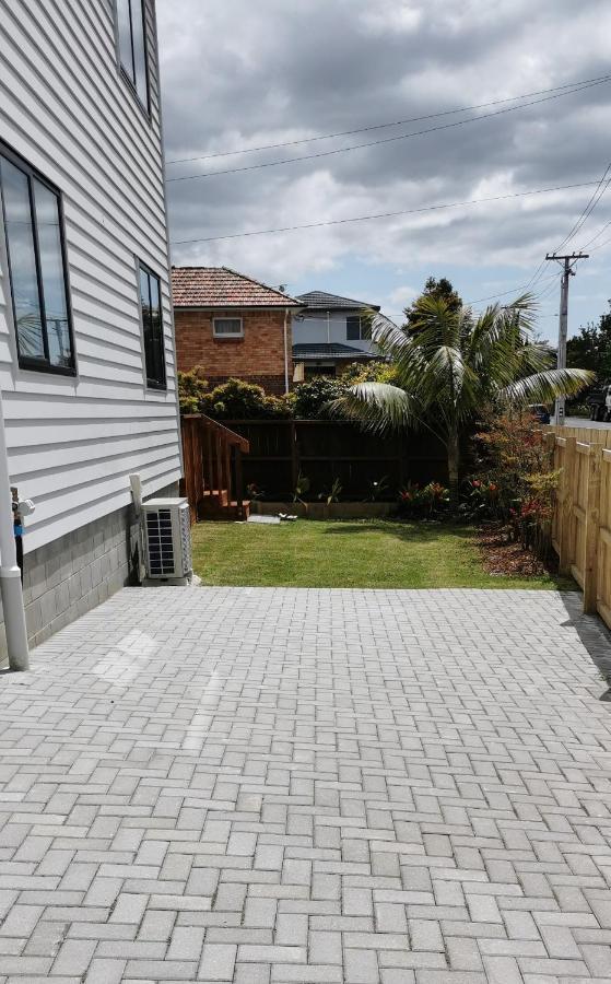 Stunning In Papatoetoe Holiday home *