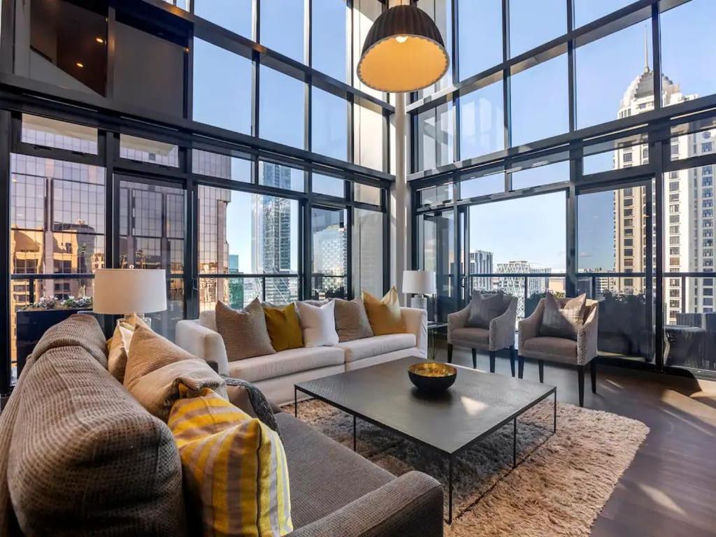 Penthouse Sophistication On Queen Street Auckland