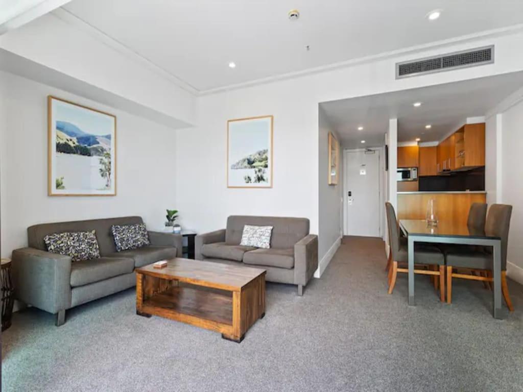 Apartment Spacious On Akl Viaduct With Balcony *