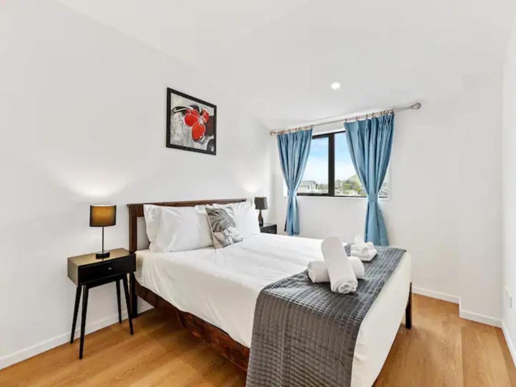 Holiday home Stunning Three Bedroom Townhouse With Free Parking *