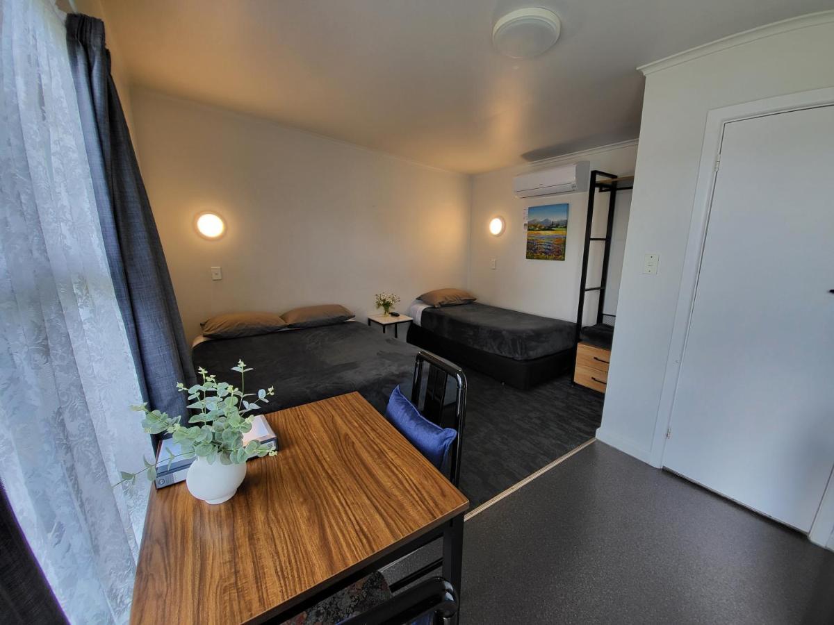 Rockfield Motel 2*