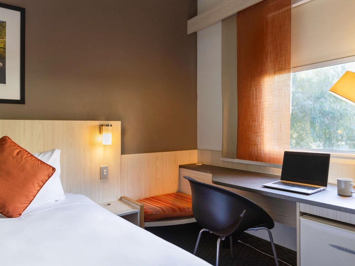 Ibis Ellerslie