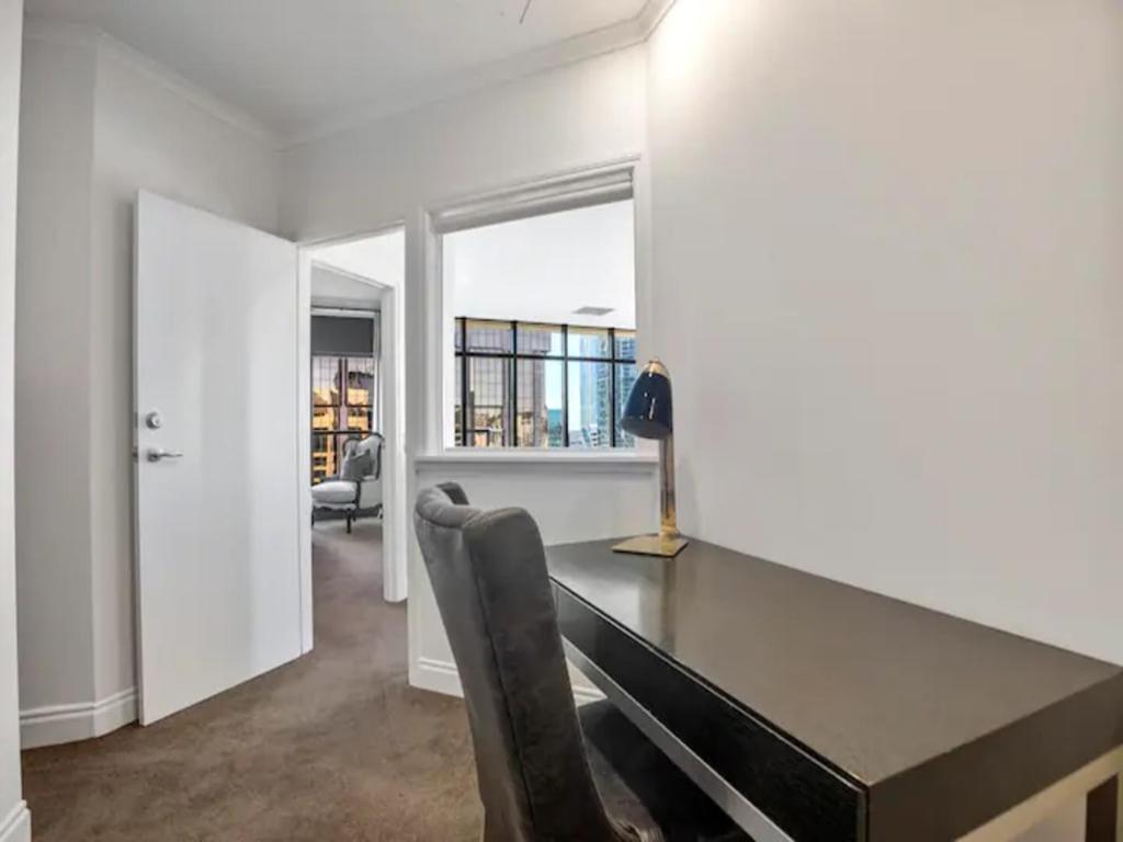 Penthouse Sophistication On Queen Street Auckland