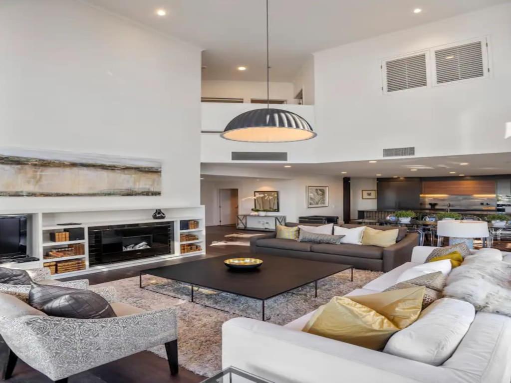 Penthouse Sophistication On Queen Street * Auckland