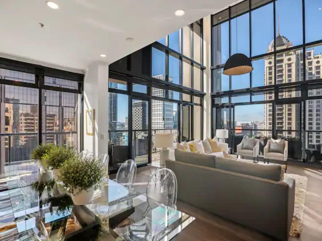 Penthouse Sophistication On Queen Street Apartment Auckland