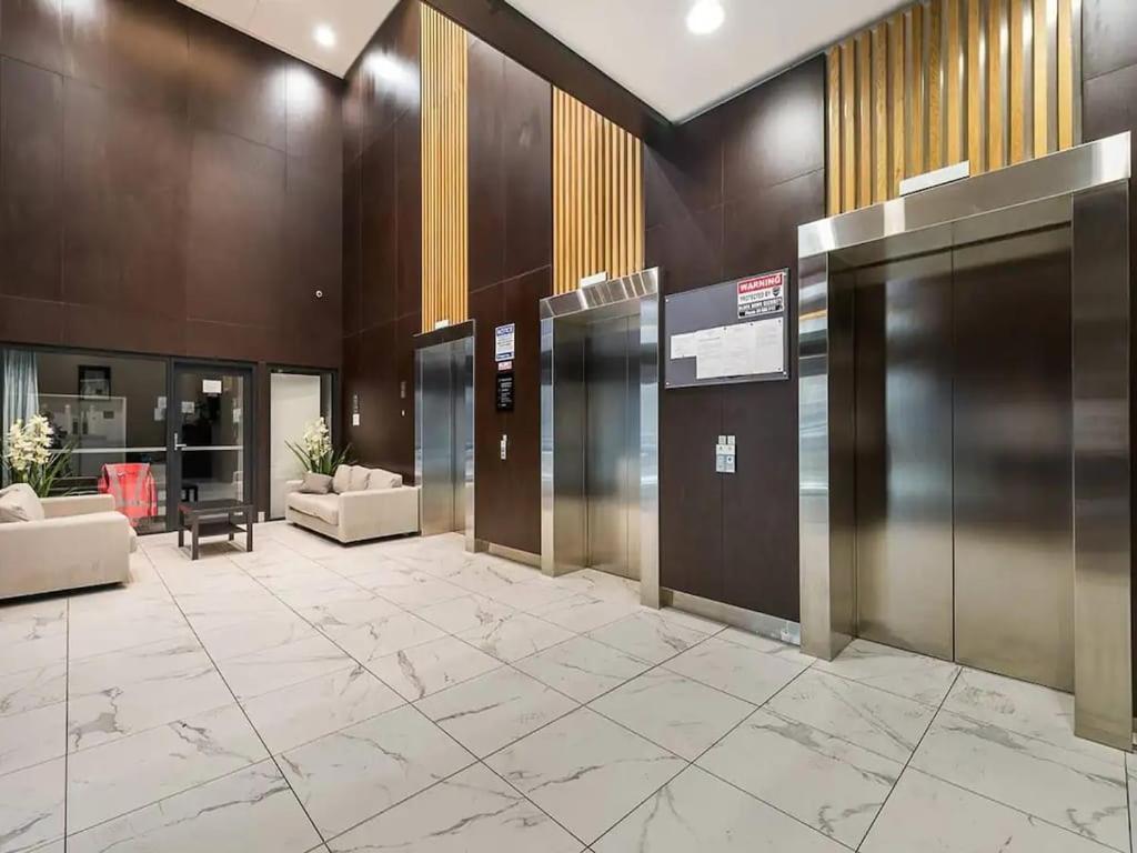 Sun Kissed With Panoramic Views Apartment
