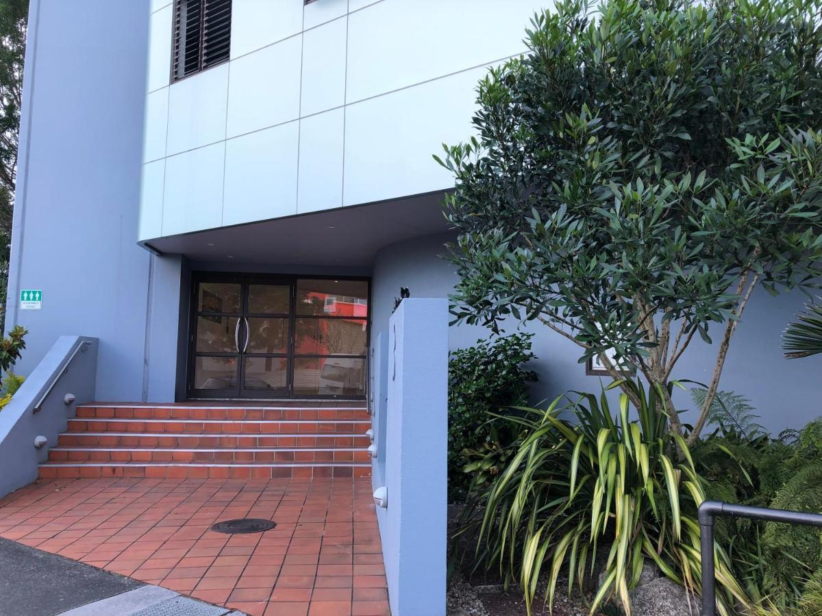 Cool Apartment, To Everything, Share With 2x Bulldogs * Auckland