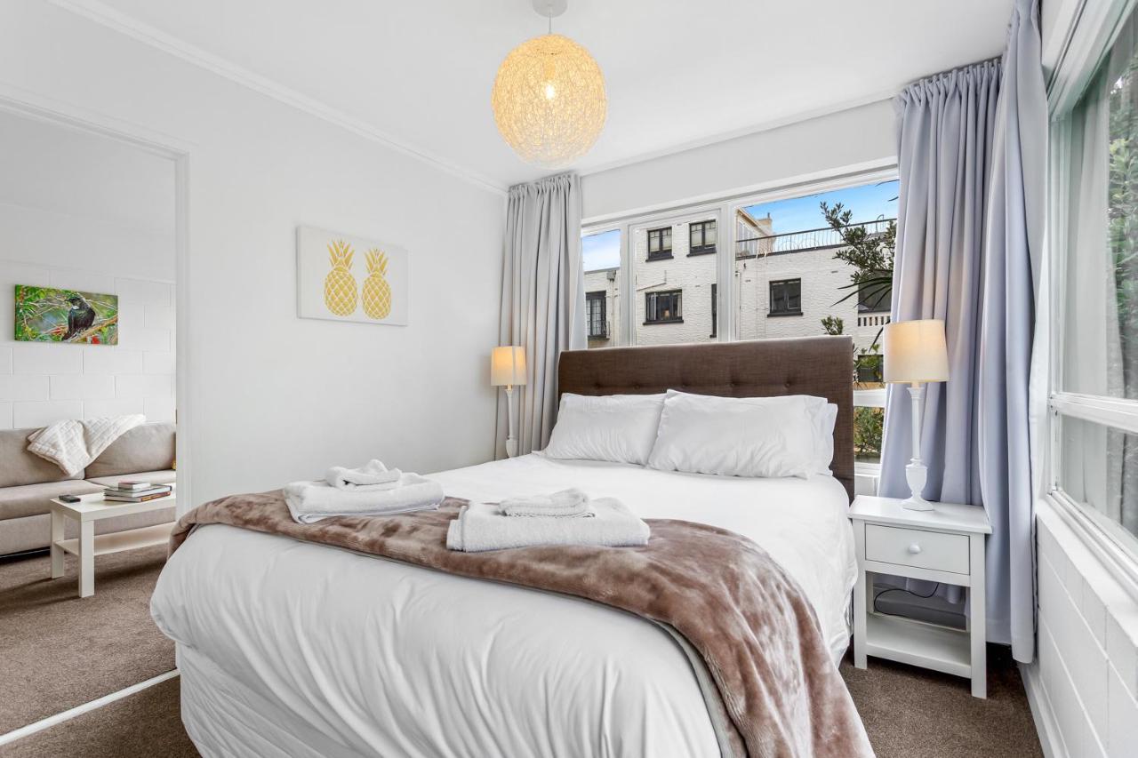 One Bedroom Apartment, Heart Of Newmarket Apartment