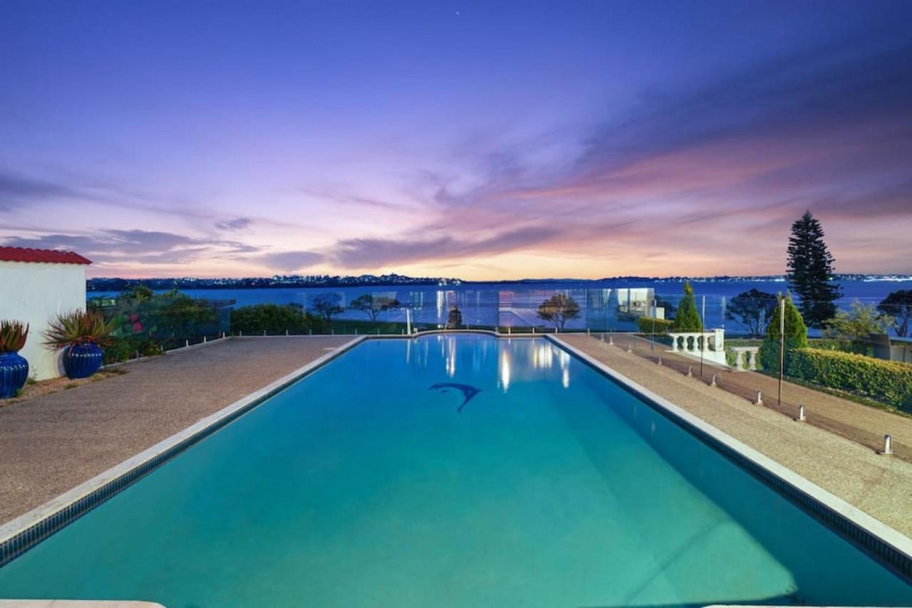 Magnificent Beachfront Mansion - Pool - Fireplace *