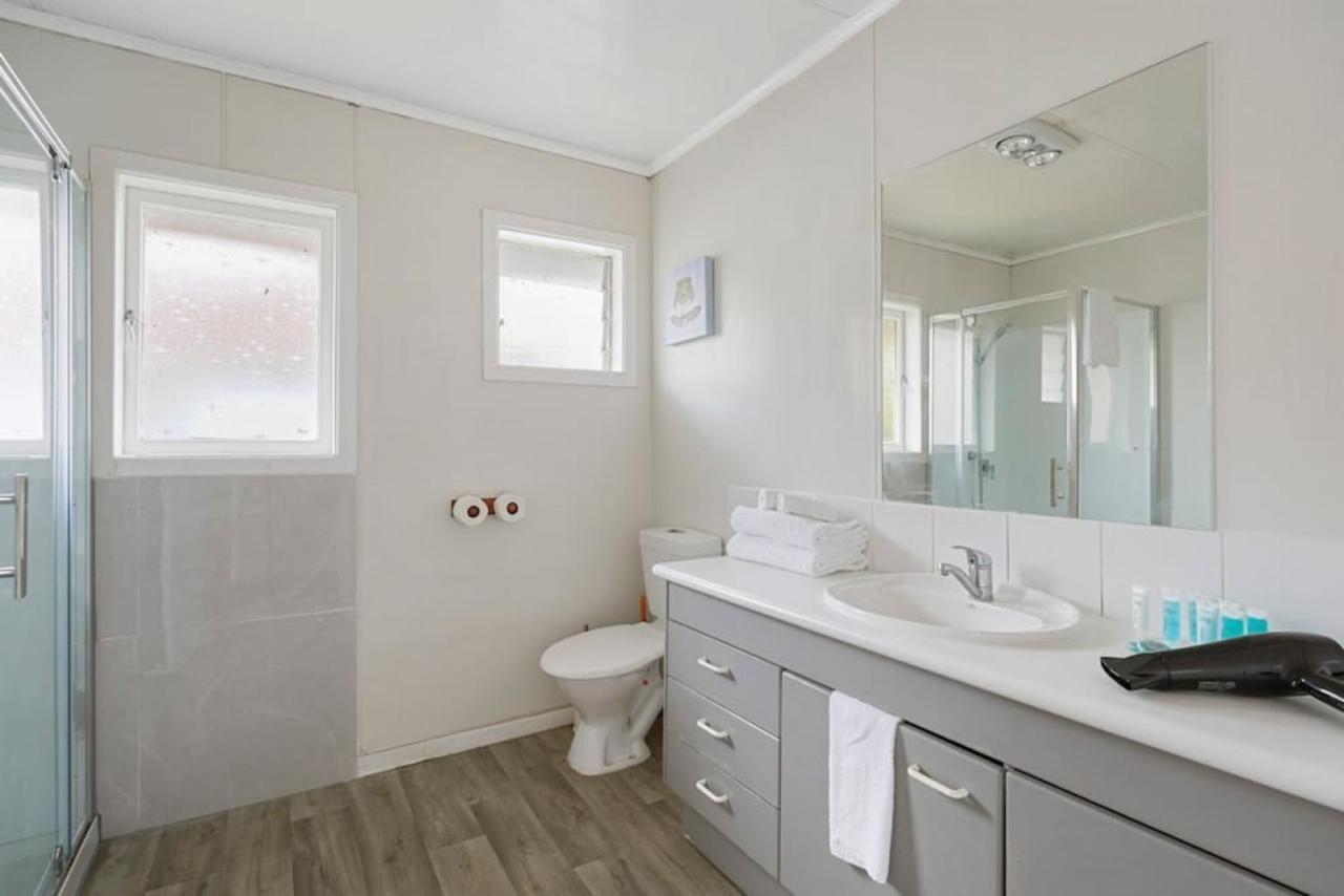 Homey Hideaway 3 Bedroom W Parking , Wi-fi And Netflix Holiday home Auckland