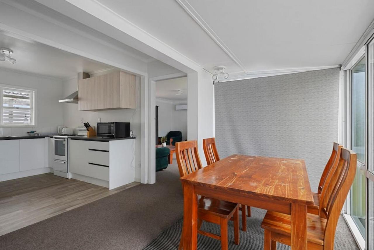 Homey Hideaway 3 Bedroom W Parking , Wi-fi And Netflix Holiday home