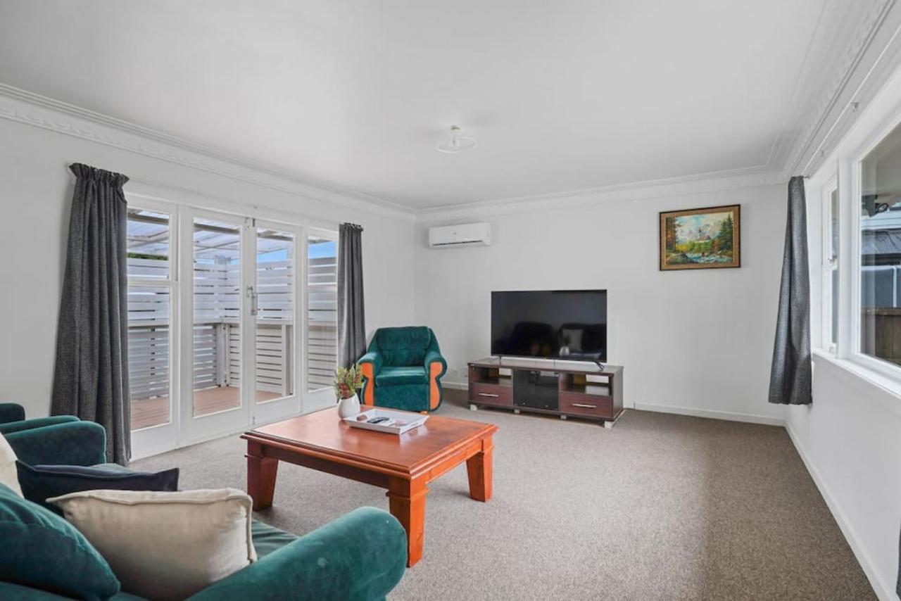 Homey Hideaway 3 Bedroom W Parking , Wi-fi And Netflix * Auckland