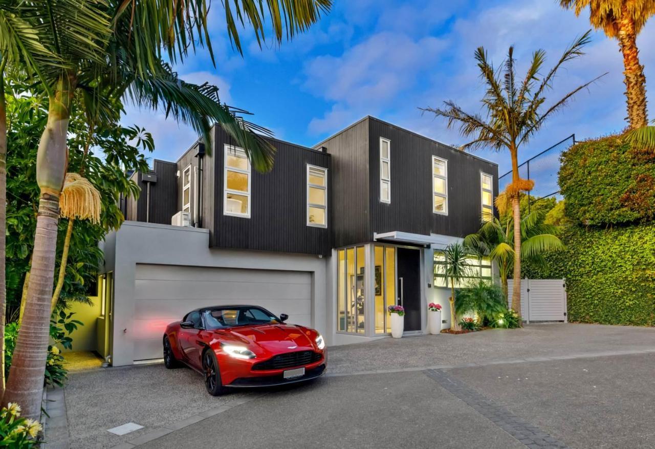 Luxury Tropical Oasis, Beach, Village Near Cbd