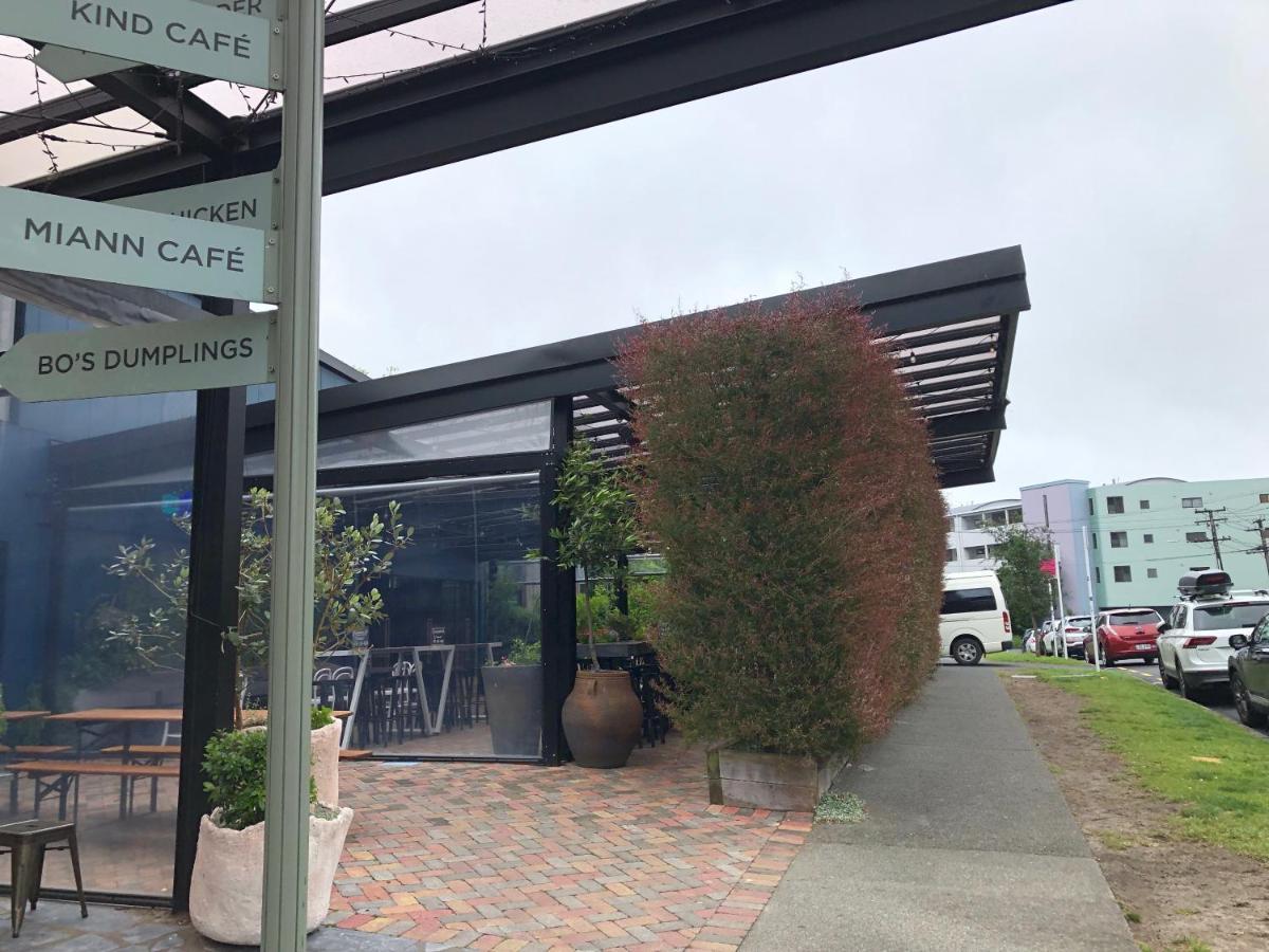 Cool Apartment, To Everything, Share With 2x Bulldogs Homestay