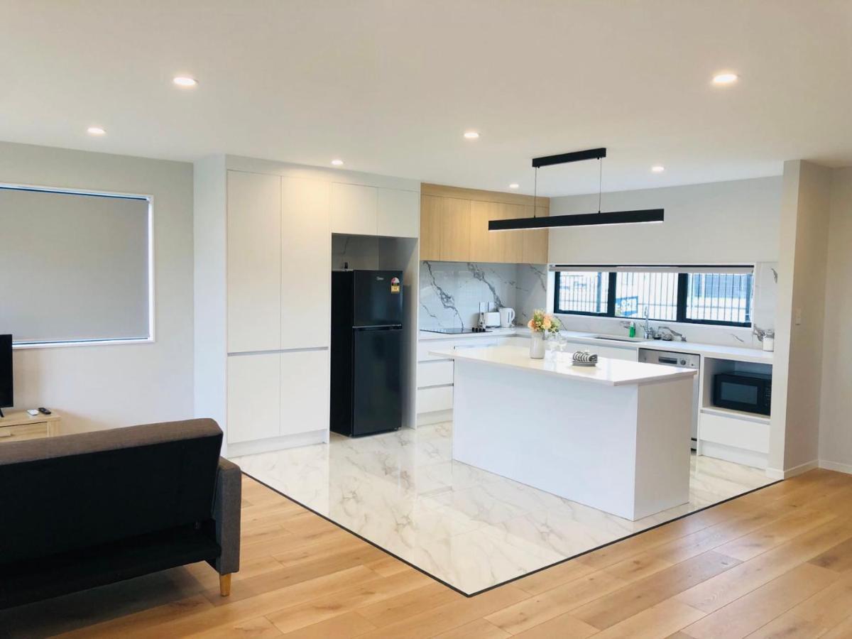 Modern & Luxurious 2 Auckland