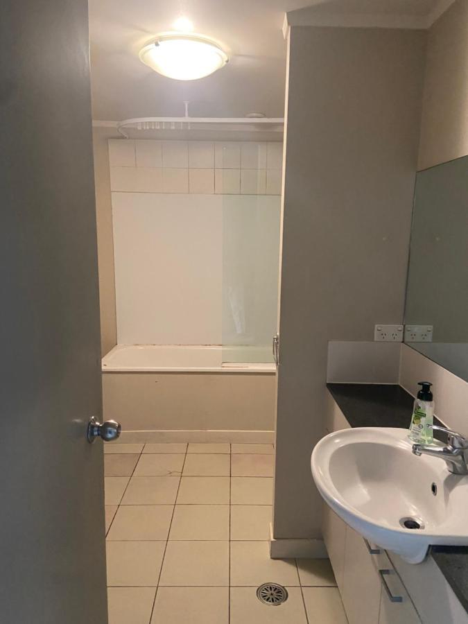 Nice And Tidy 3 Bedrooms Apartment, Free Parking *
