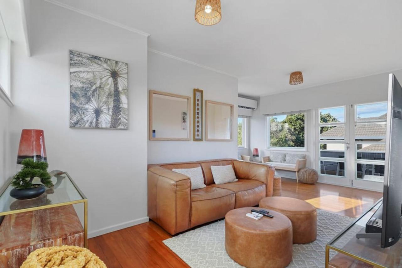 Amazing By - Fully Aircon-ed - Wifi Holiday home