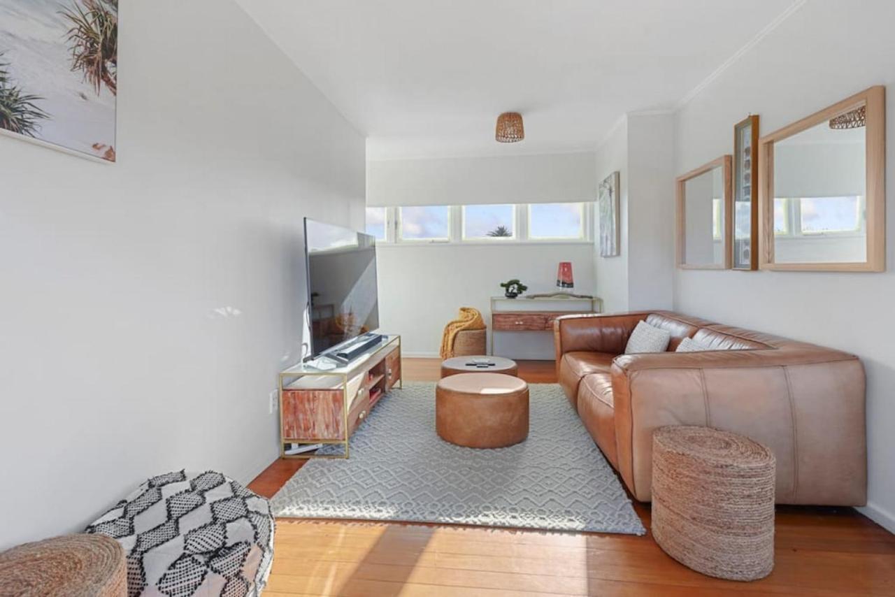 Amazing By - Fully Aircon-ed - Wifi Holiday home *