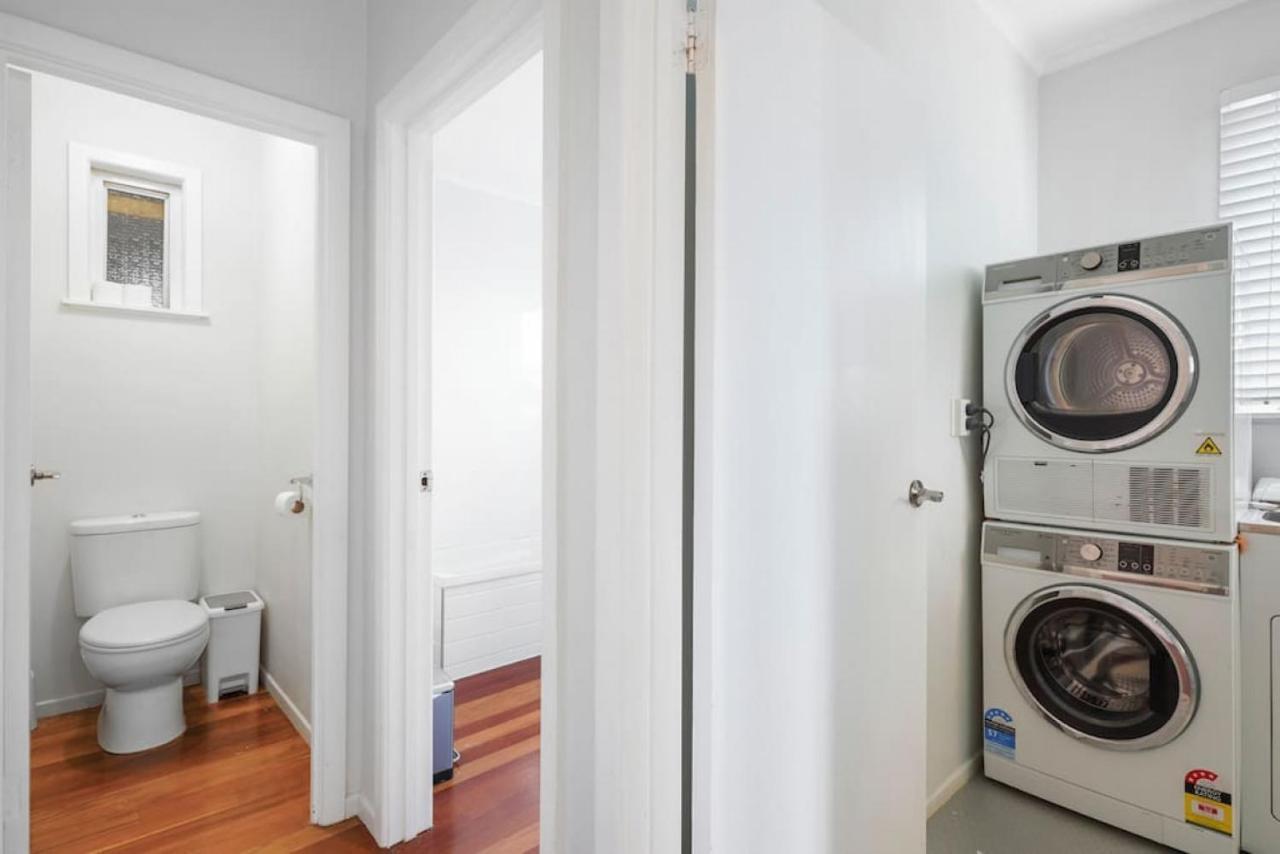Amazing By - Fully Aircon-ed - Wifi Holiday home *