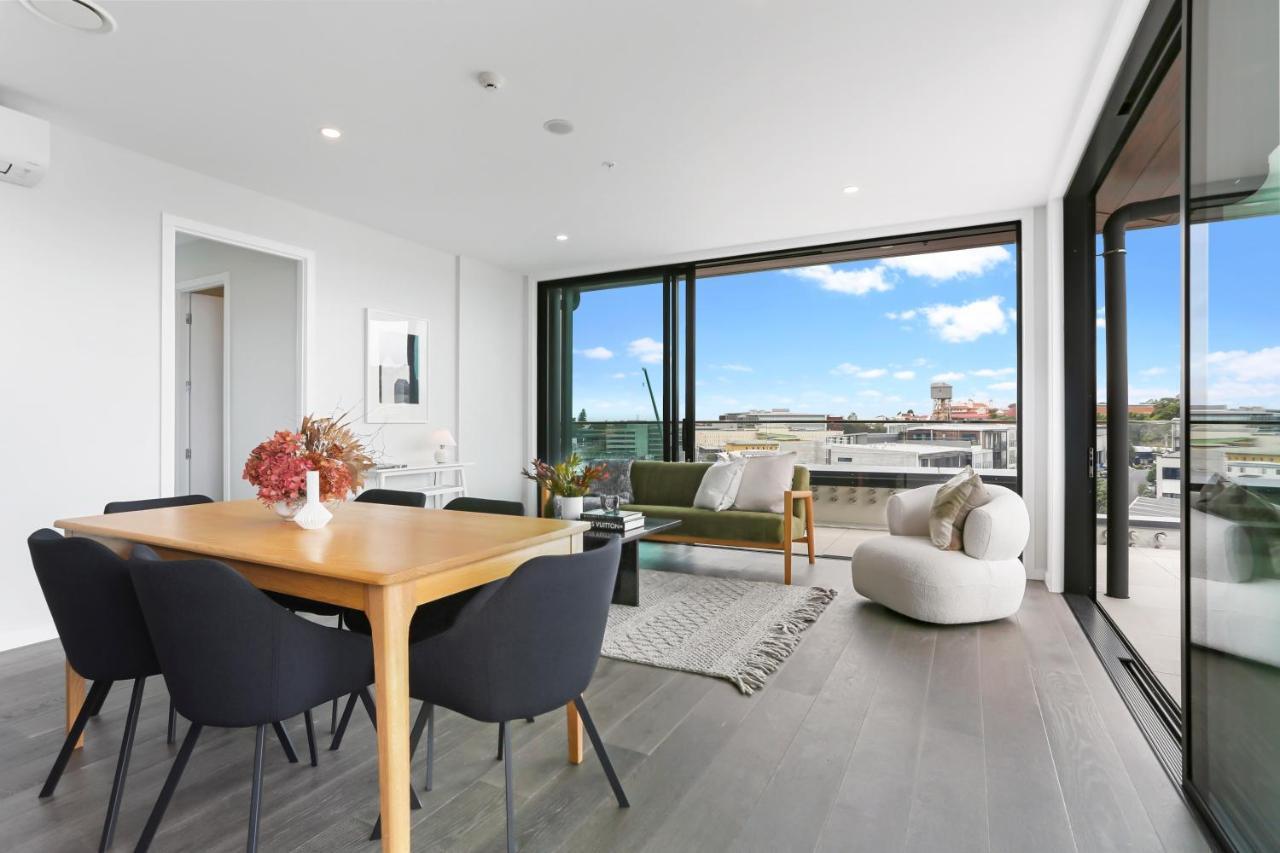 Enfield Sky - Brand New Luxury Penthouse Apartment *