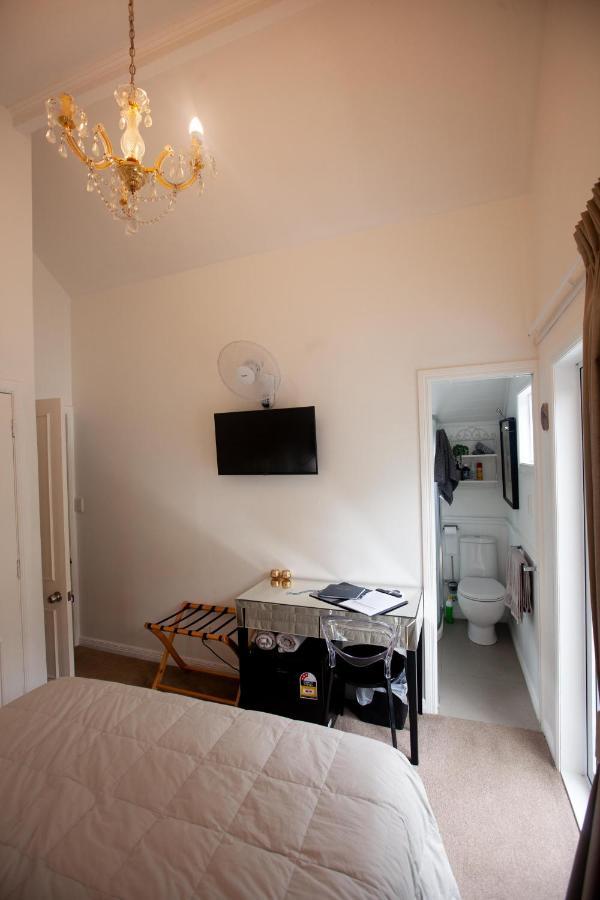 Homestay Dove *