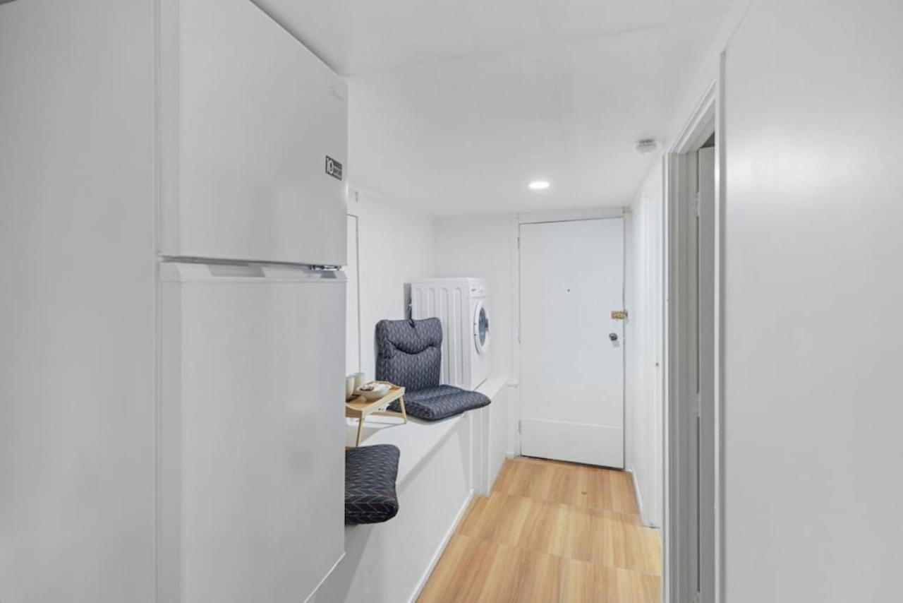 The Nifty Nook With Parking And Wi-fi Apartment *