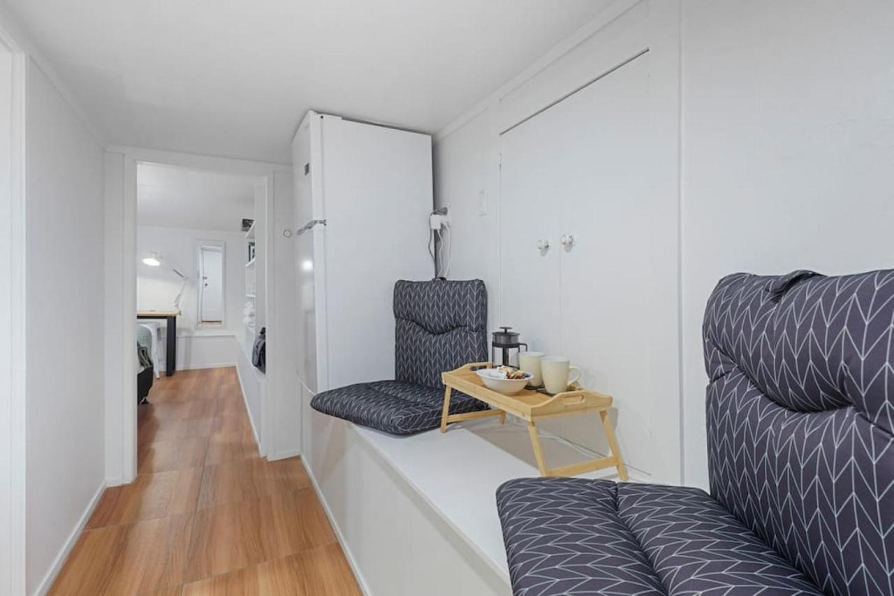 The Nifty Nook With Parking And Wi-fi Auckland