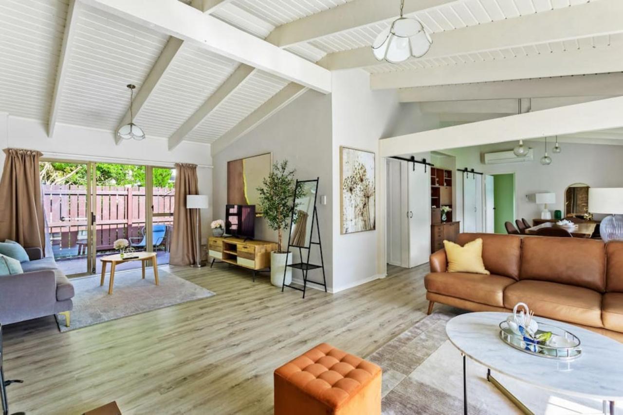 Family Retreat With Parking, Wi-fi And Garden Holiday home *