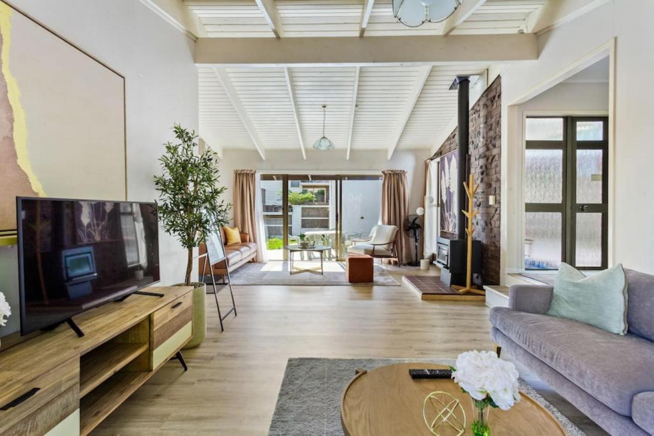 Family Retreat With Parking, Wi-fi And Garden Auckland