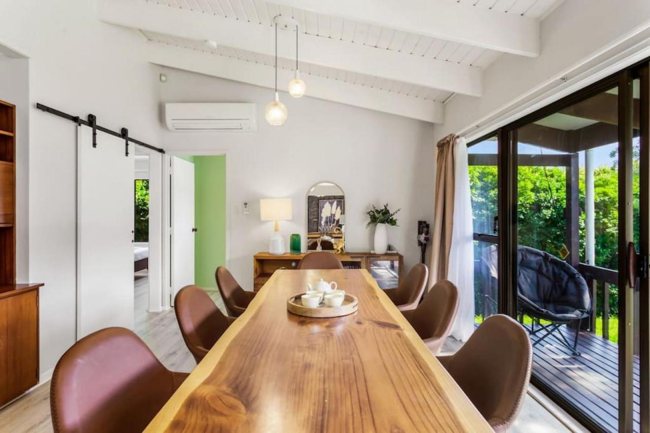 Family Retreat With Parking, Wi-fi And Garden Holiday home Auckland