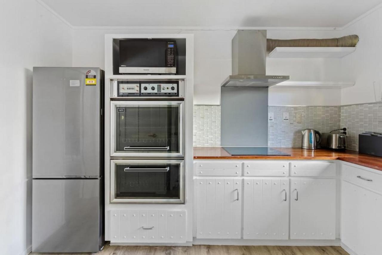 Family Retreat With Parking, Wi-fi And Garden *